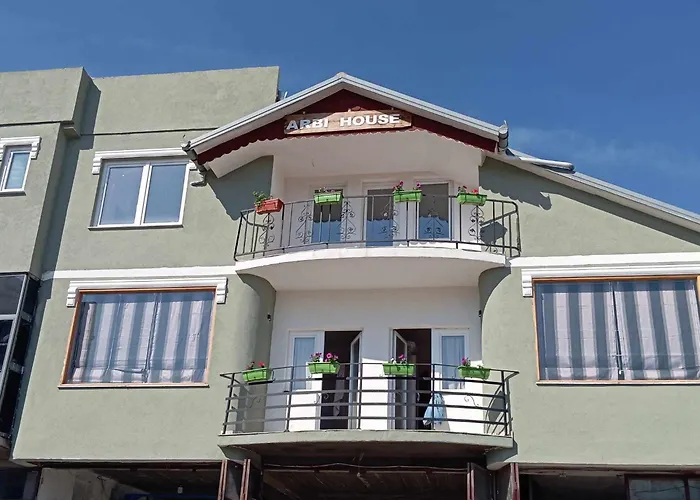 Arbi Guest House